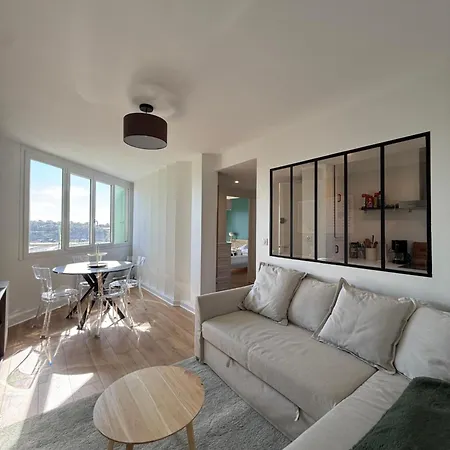 Apartman Face A La